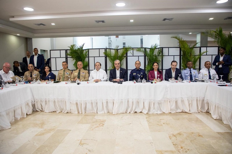 El presidente Luis Abinader encabezó una reunión de seguimiento sobre seguridad ciudadana junto a autoridades civiles, militares y judiciales 2 Seguridad