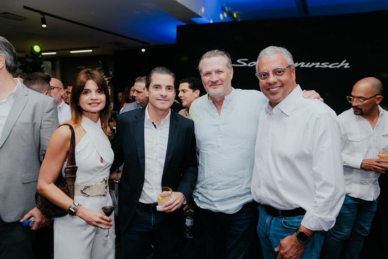 Luis Rafael Méndez recibe emotivo tributo histórico del automovilismo dominicano con Porsche 911 GT3 RS personalizado 4 Luis Rafael Méndez