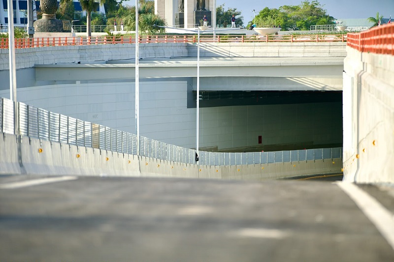 El presidente Luis Abinader inauguró el túnel de la Plaza de la Bandera, una obra que agiliza la salida hacia el Sur y mejora la movilidad en Santo Domingo con una la inversión de RD$3,300 millones 5 Túnel
