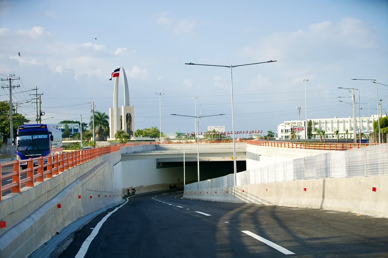 El presidente Luis Abinader inauguró el túnel de la Plaza de la Bandera, una obra que agiliza la salida hacia el Sur y mejora la movilidad en Santo Domingo con una la inversión de RD$3,300 millones 4 Túnel