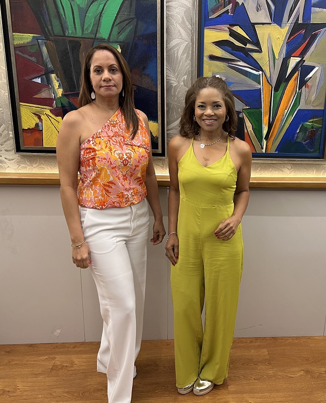 Mirna de la Cruz y Anny Mireilly.