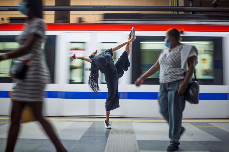 Exiben obra "Postales del más acá": retratos a la esencia de la ciudad 6
