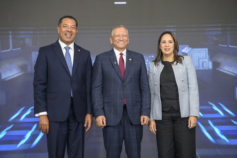 Ysidro García, Leonardo Aguilera y Alieska Díaz